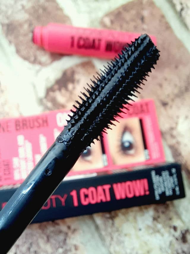 Huda Beauty 1 Coat Wow! Extra Volumizing and Lifting Mascara review photo by Anjali100