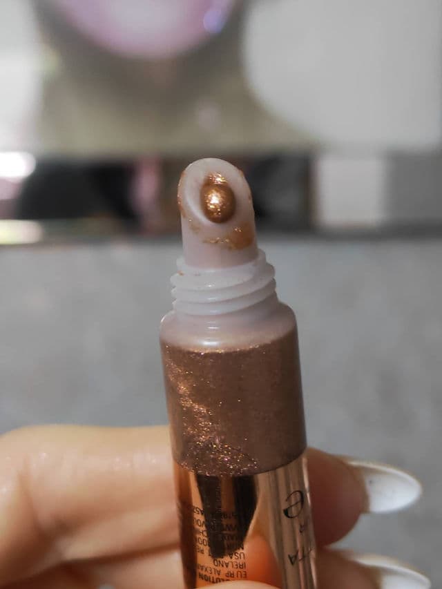 Revolution Beauty Relove Glow Up Liquid Highlighter review photo by Testertootsymorse