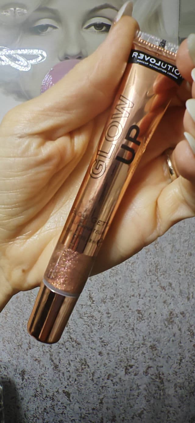 Revolution Beauty Relove Glow Up Liquid Highlighter review photo by Testertootsymorse