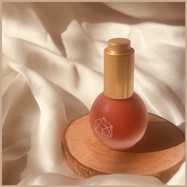 EM Cosmetics Little Lilac Serum Blush review photo by Isra