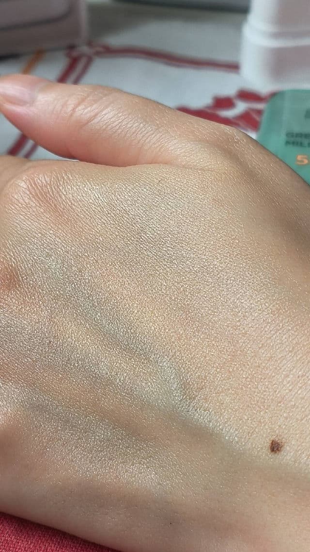 Round A' Round Green Tea Cica Sun Stick SPF50+ PA++++ review photo by zombieskinz