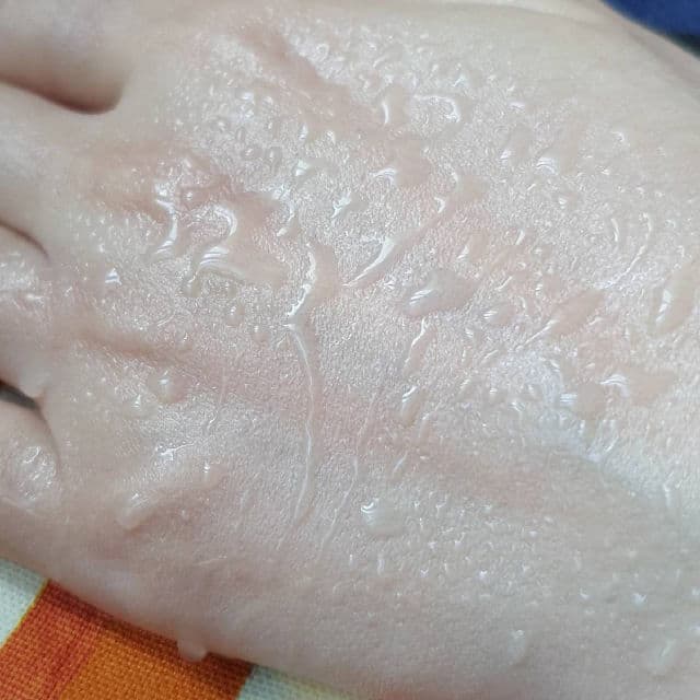 Verdio UV Tone Up Essence SPF 50+ PA++++ review photo by zombieskinz