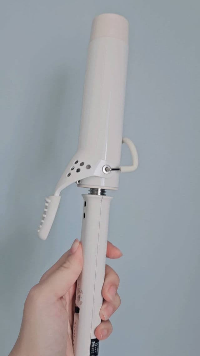 VODANA Glam Wave Curling Iron review photo by woder23