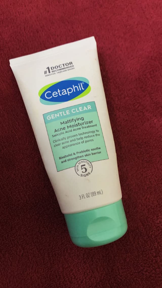 Cetaphil Gentle Clear Mattifying Acne Moisturizer review photo by BarefacedReviews