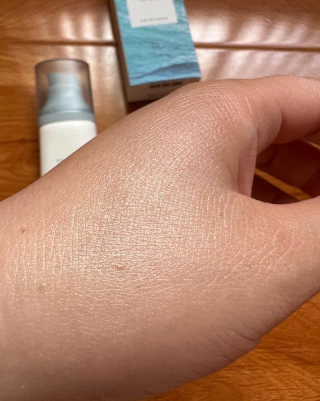 SKIN1004 Madagascar Centella Hyalu-Cica Water-Fit Sun Serum SPF50+ PA++++ review photo by mary0528