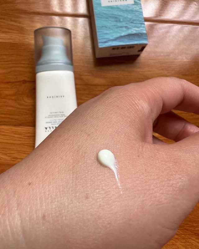 SKIN1004 Madagascar Centella Hyalu-Cica Water-Fit Sun Serum SPF50+ PA++++ review photo by mary0528