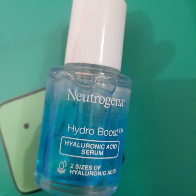 Neutrogena Hydro Boost Hyaluronic Acid Serum review photo by Nuvinurfa