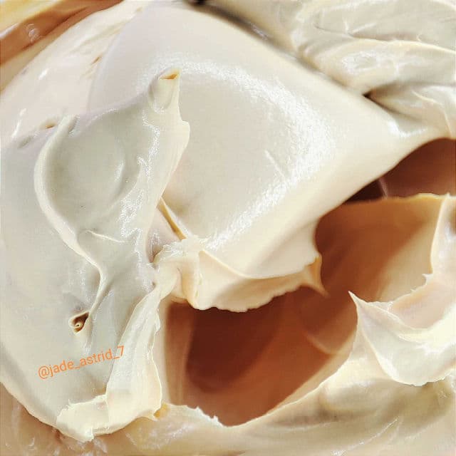 ANAIRUI Skin Care Turmeric Clay Mask review photo by JadeAstrid