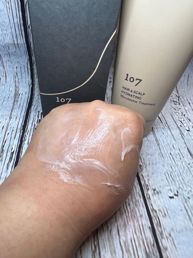 107 Hair & Scalp Hydrating Microbiome Treatment review photo by venessao13