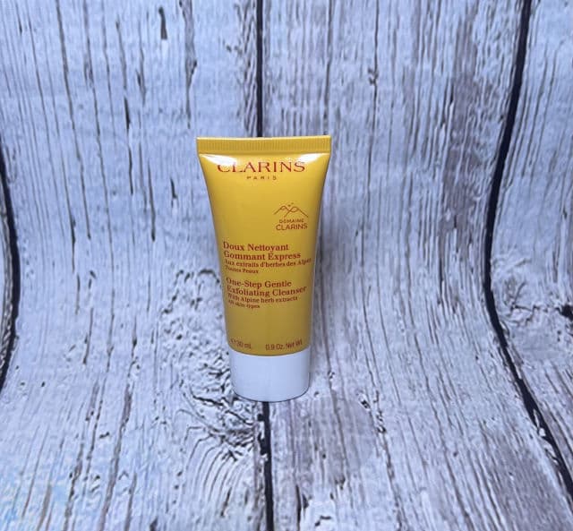 Clarins One-Step Gentle Exfoliating Cleanser review photo by maitegavmaitega