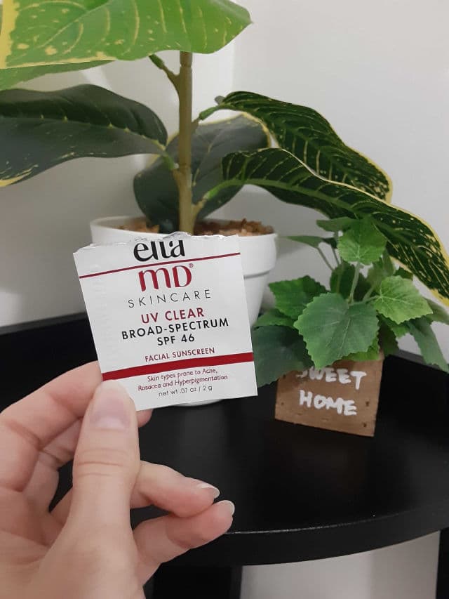 EltaMD UV Spray SPF 46 review photo by theskinilivein