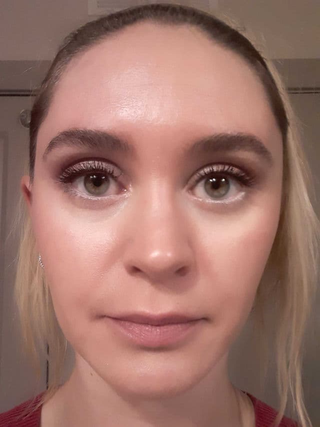 Estee Lauder Double Wear Sheer Long-Wear Makeup SPF 20 review photo by theskinilivein