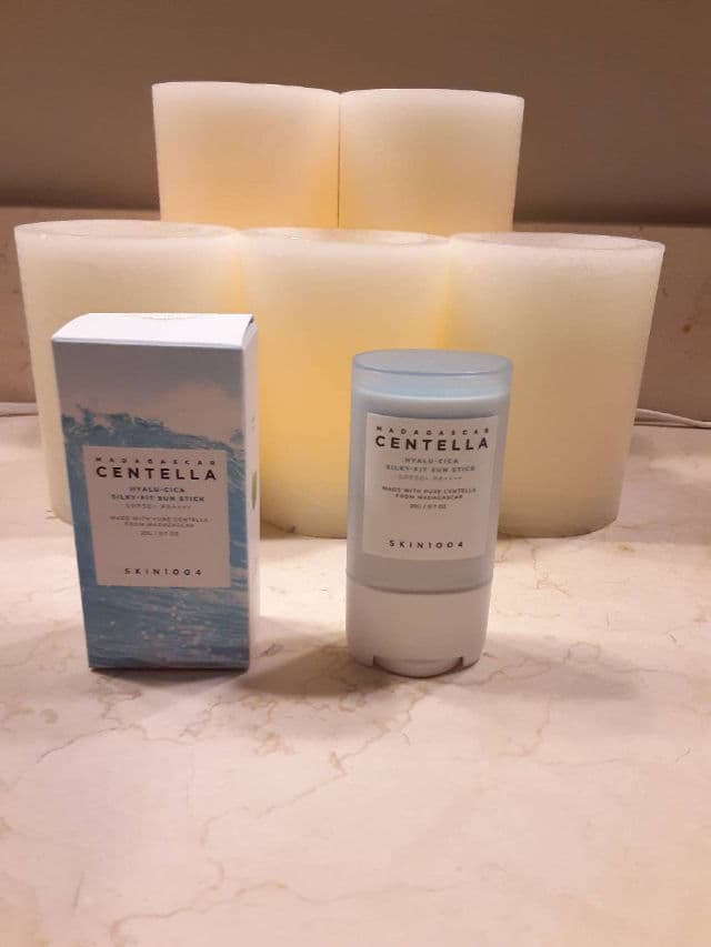 SKIN1004 Madagascar Centella Hyalu-Cica Silky-fit Sun Stick SPF50+ PA++++ review photo by theskinilivein