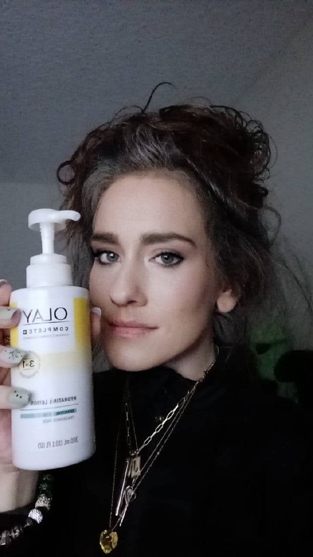 Olay Complete All Day Moisturizer with Sunscreen Broad Spectrum SPF 15, Combination/Oily review photo by BooBearAshley