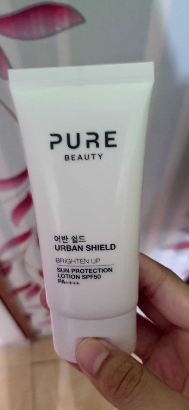 Pure Beauty Urban Shield BrightenUp Sun Lotion SPF50 PA++++ review photo by RobinRed