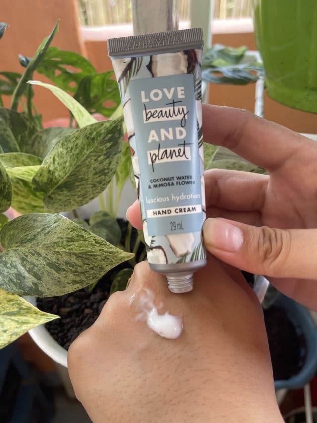 Love Beauty and Planet  Coconut Water & Mimosa Flower Hand Lotion review photo by AstriHutapea