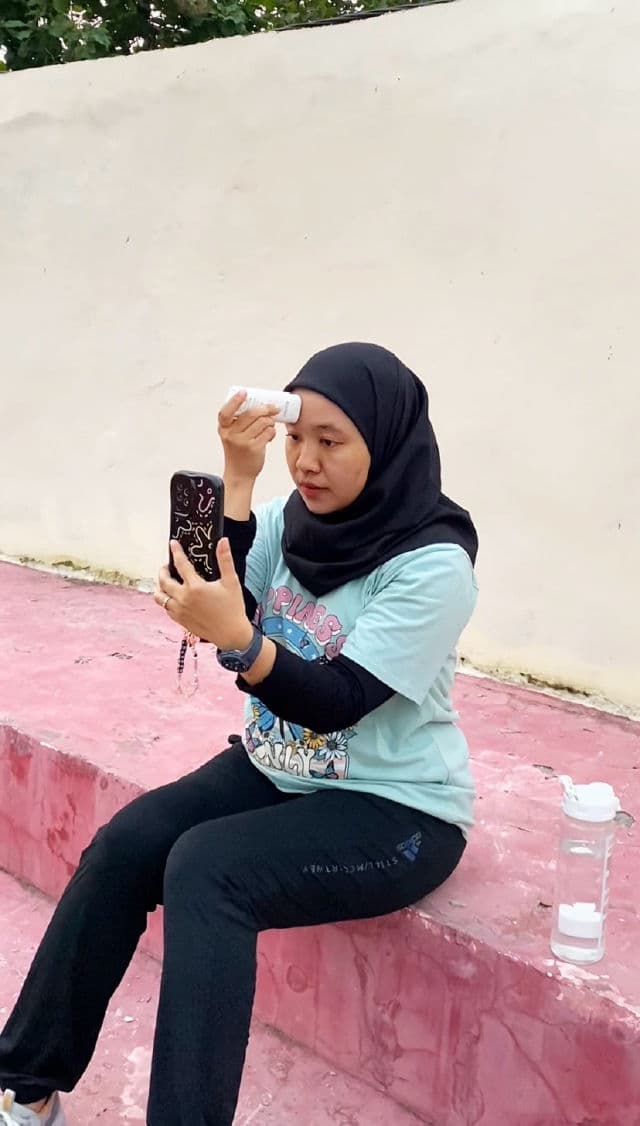 Glutanex Melanin Blocking Sun Stick SPF50+ PA++++ review photo by evabilqistafdila