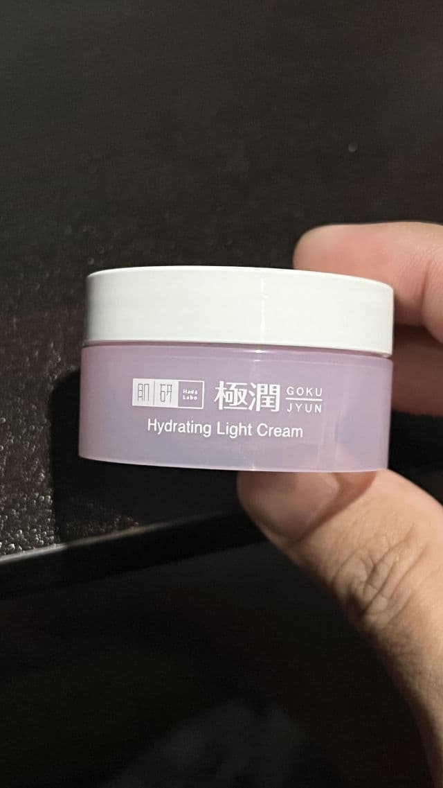 Hada Labo Hydrating Light Cream review photo by vinci