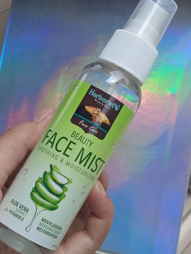 Herborist Aloe Vera Face Mist review photo by miazawa