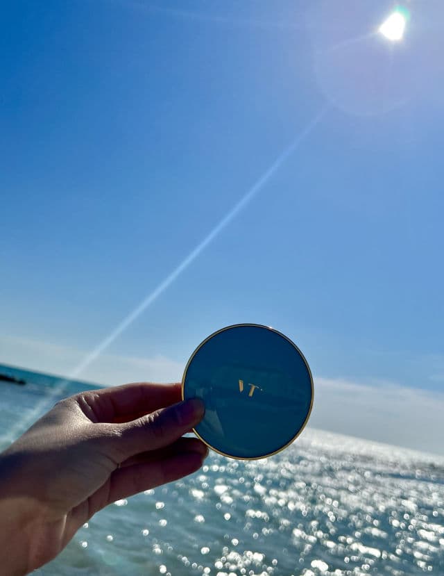 VT COSMETICS Cica Essence Sun Pact SPF50+ PA+++ review photo by hellobeauty