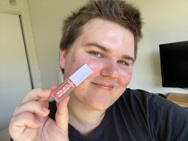 Naked Sundays Glow + Go Hydrating Lip Oil SPF50+ review photo by Zacksgarden06
