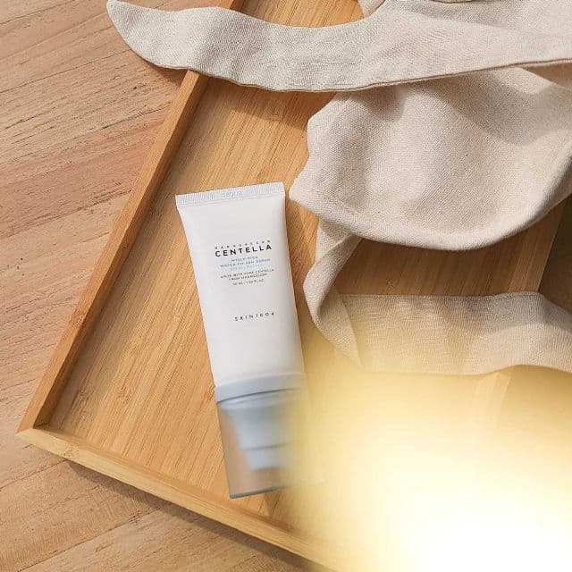 SKIN1004 Madagascar Centella Hyalu-Cica Water-Fit Sun Serum SPF50+ PA++++ review photo by ciszkaay