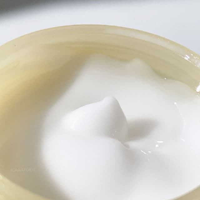 Somethinc Calm Down! Skinpair R-Cover Cream review photo by anissadrmwn