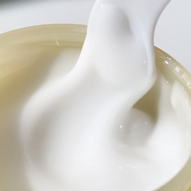 Somethinc Calm Down! Skinpair R-Cover Cream review photo by anissadrmwn