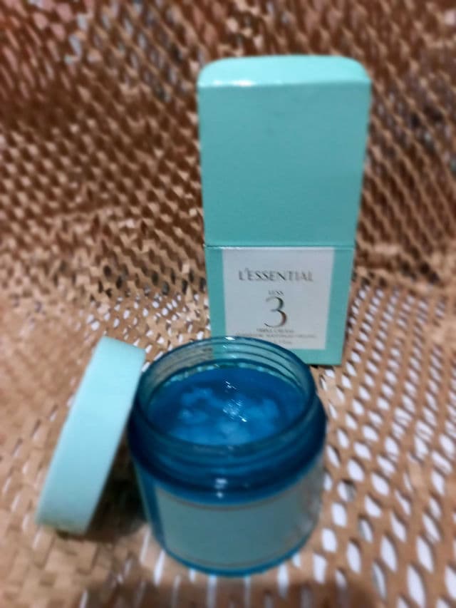 L'ESSENTIAL Triple Cream review photo by TessaSilvia