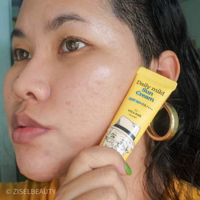 Village 11 Factory Daily Mild Sun Cream SPF 50+ PA++++ review photo by Ziselbeauty