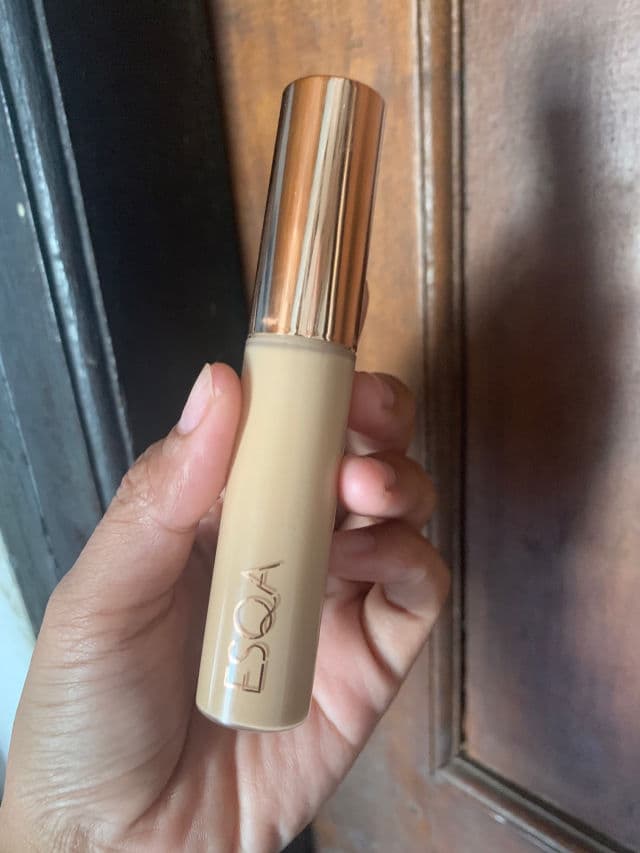ESQA Flawless Liquid Concealer review photo by Kalpika