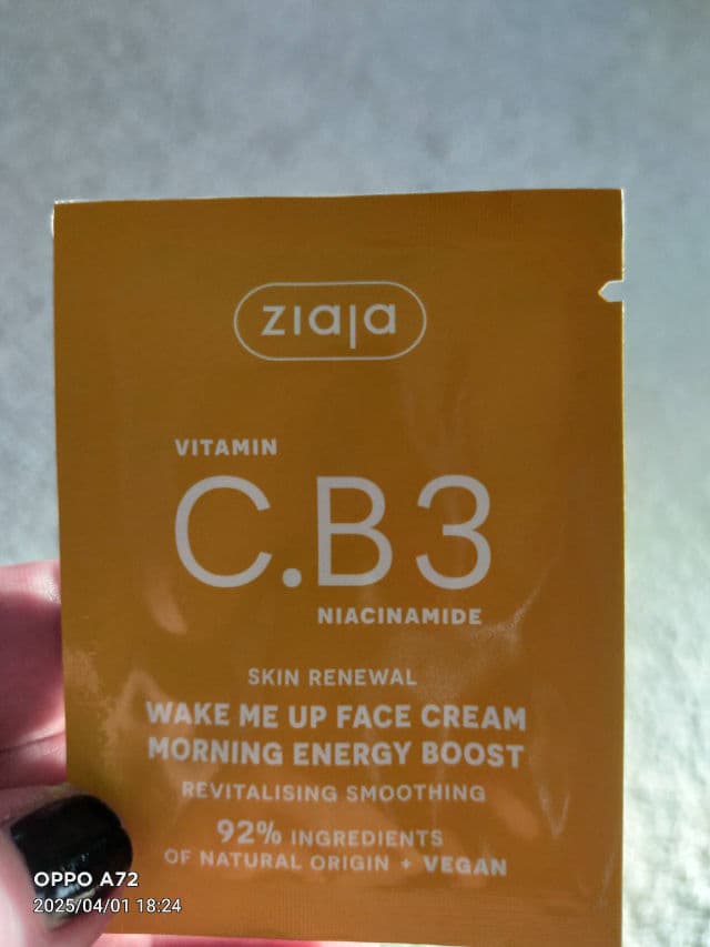 Ziaja Vitamin C. B3 Niacinamide Active Face Serum review photo by hankisabelle1