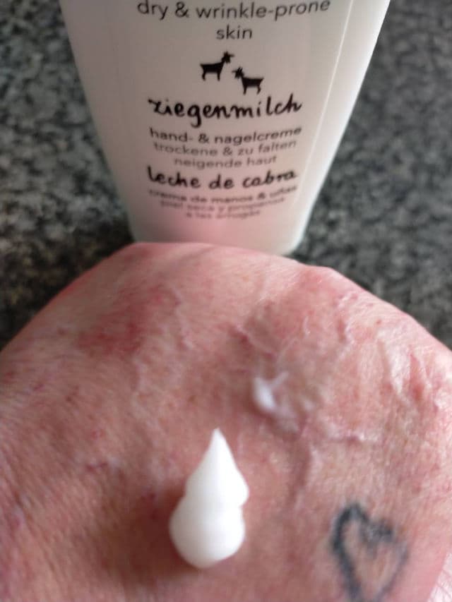 Ziaja Goat's Milk Hand & Nail Cream review photo by hankisabelle1