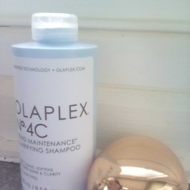 Olaplex No. 4C Bond Maintenance Clarifying Shampoo review photo by hankisabelle1