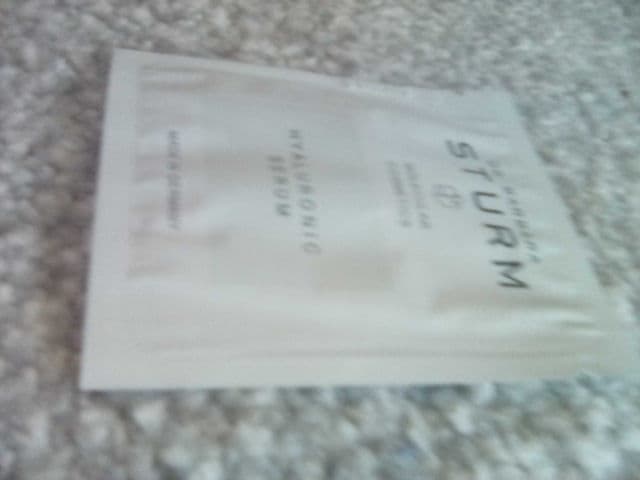 Dr. Barbara Sturm Hyaluronic Serum review photo by hankisabelle1