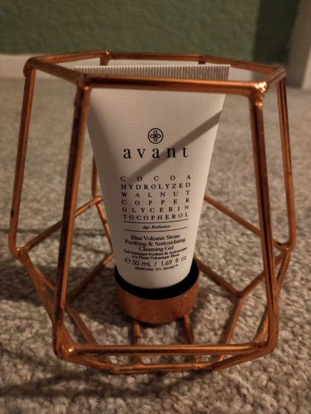Avant Skincare Blue Volcanic Stone Purifying & Antioxidising Cleansing Gel review photo by hankisabelle1