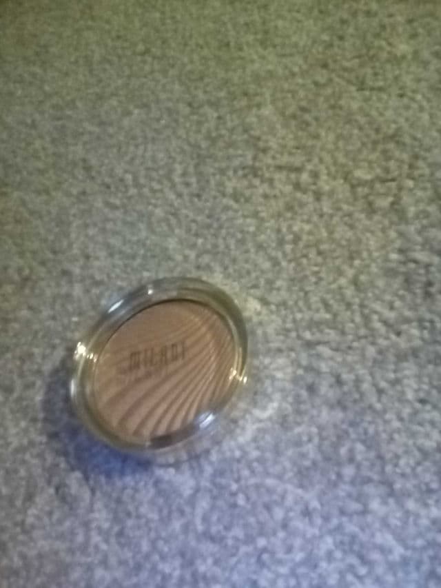 Milani Cosmetics Mineral Compact Makeup  review photo by hankisabelle1