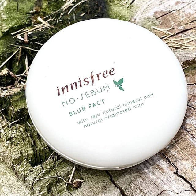 INNISFREE No-Sebum Blur Pact review photo by berryfleur