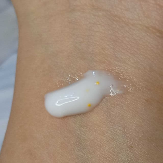 Somethinc Skin Goals Brightening Body Crème review photo by fikmaa21