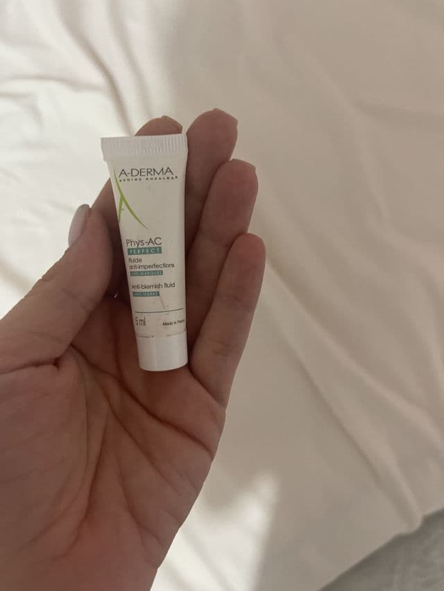 A-Derma Phys-AC Perfect Anti-Blemish Fluid review photo by erzy