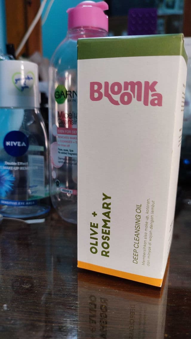 Bloomka Olive & Rosemary Deep Cleansing Oil review photo by Michico