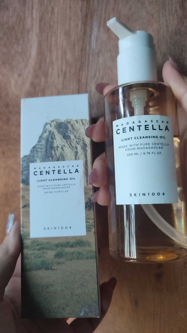 SKIN1004 Madagascar Centella Light Cleansing Oil review photo by Michico