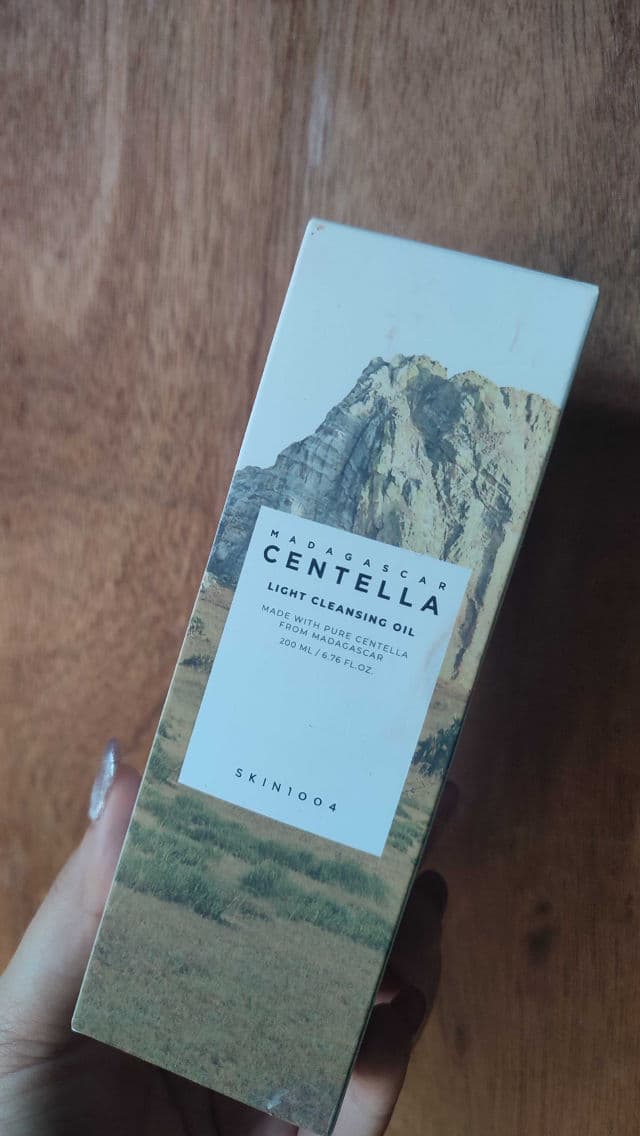 SKIN1004 Madagascar Centella Light Cleansing Oil review photo by Michico