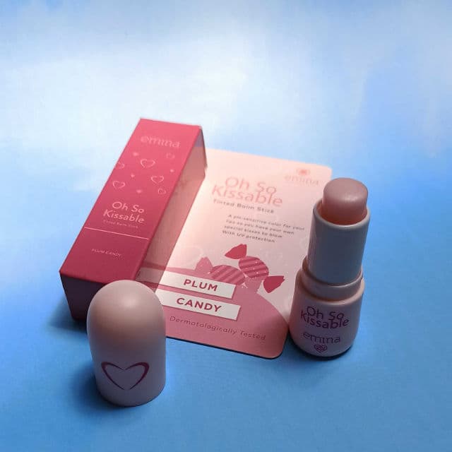 Emina Oh So Kissable Lip Balm review photo by nitaboniet
