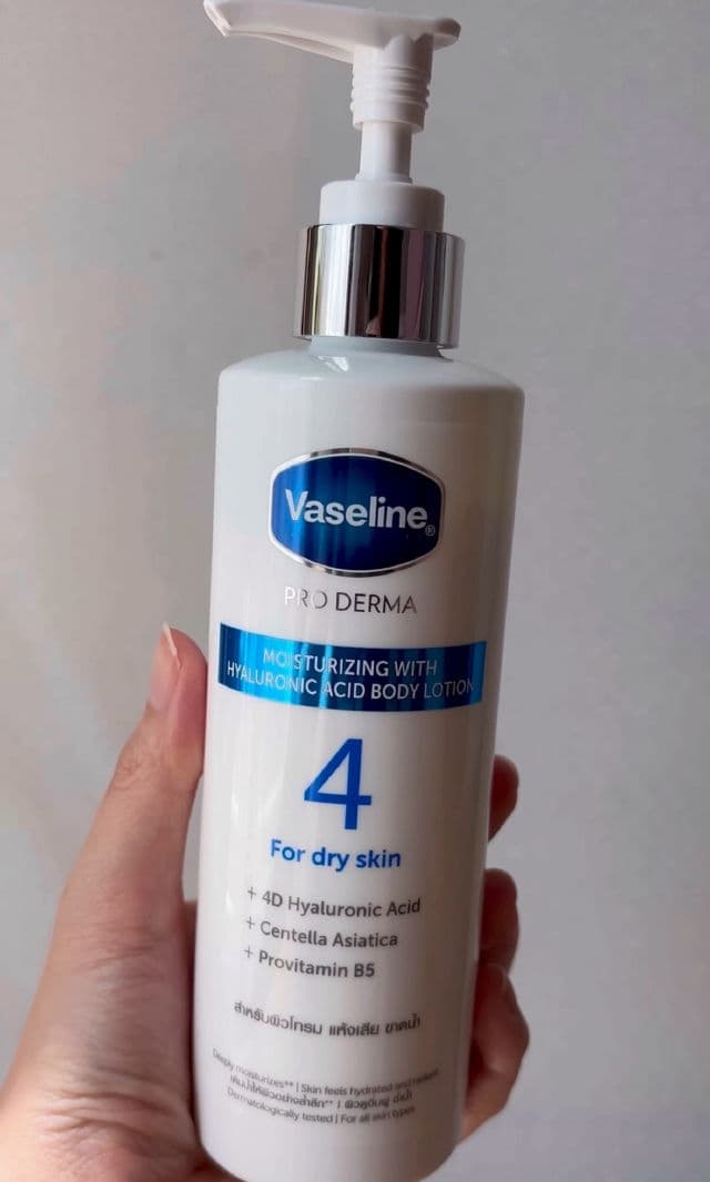 Vaseline Pro Derma Moisturizing with Hyaluronic Acid Body Lotion review photo by rennielelee