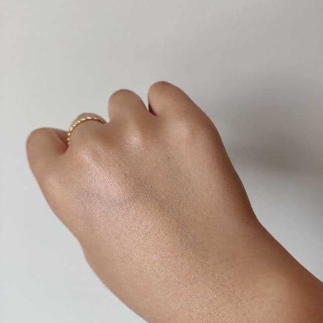 THE LAB by blanc doux Oligo Hyaluronic Acid Sun Essence SPF50+ PA++++ review photo by pickyblueberryred