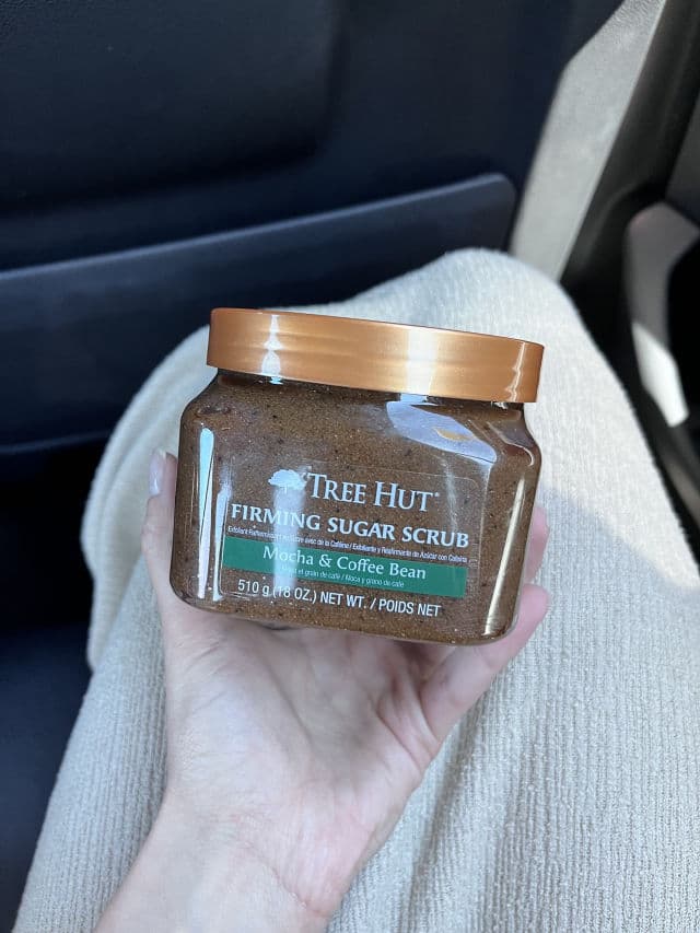 Tree Hut Tahitian Vanilla Bean Shea Sugar Scrub review photo by MilaDovgaliuk