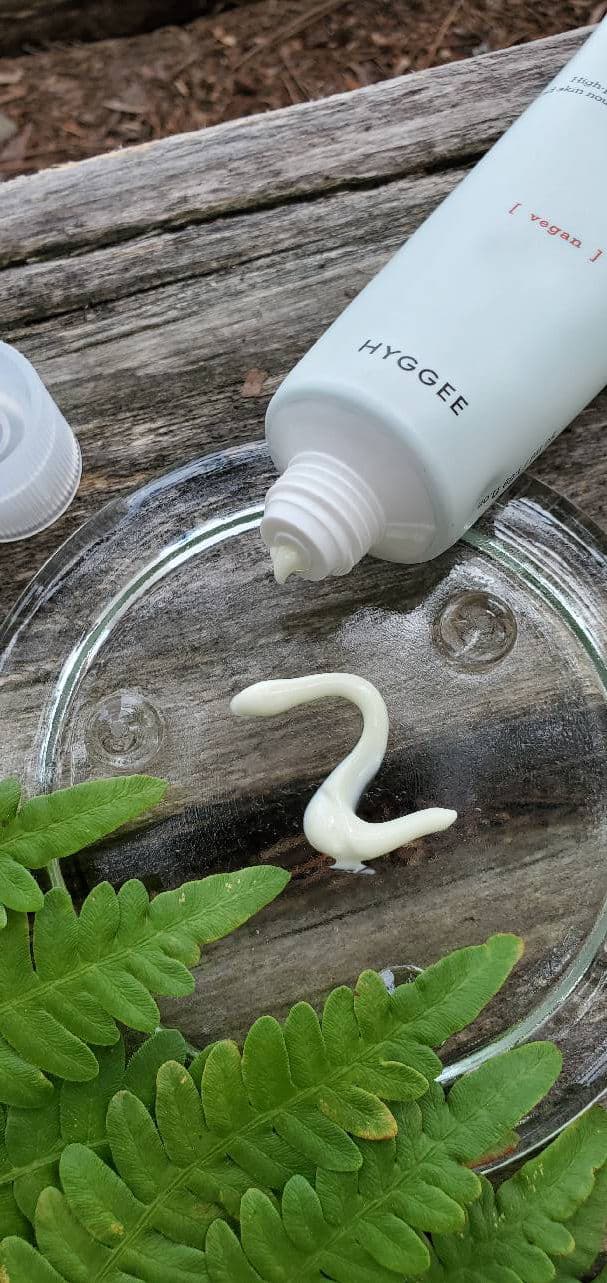 Hyggee Vegan Sun Cream SPF50+ PA++++  review photo by Plumie