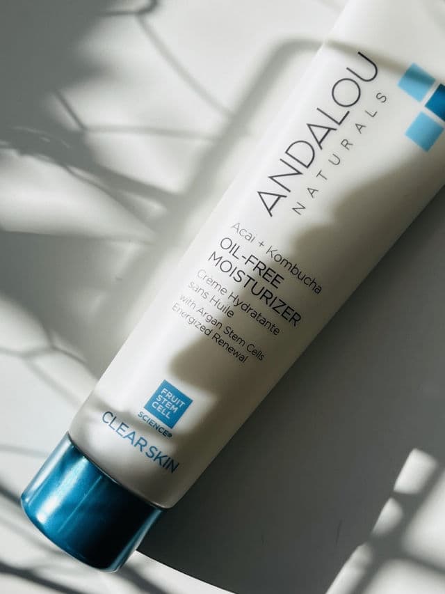 Andalou Naturals Acai + Kombucha Oil-Free Moisturizer review photo by Binci