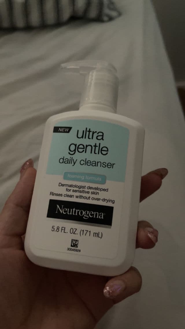 Neutrogena Ultra Gentle Daily Cleanser Foaming Formula review photo by juliemar
